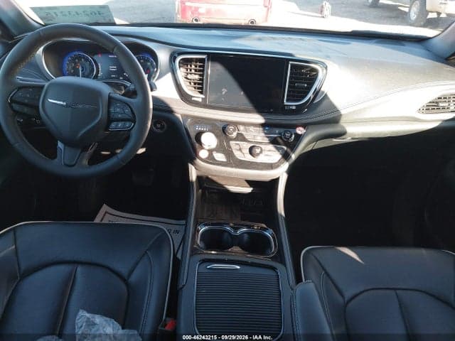 2025 CHRYSLER PACIFICA LIMITED 18