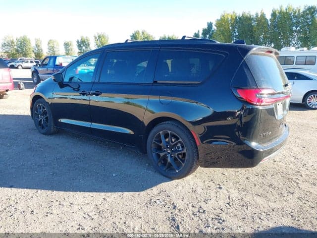 2025 CHRYSLER PACIFICA LIMITED 3
