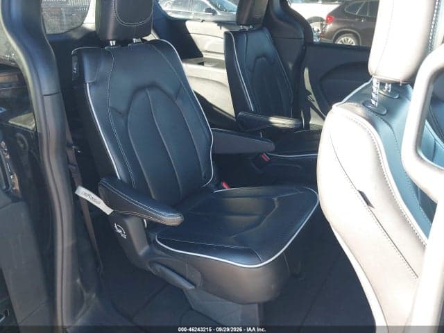 2025 CHRYSLER PACIFICA LIMITED 8