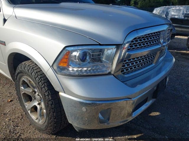 2017 RAM 1500 LARAMIE 4X4 5'7 BOX 6