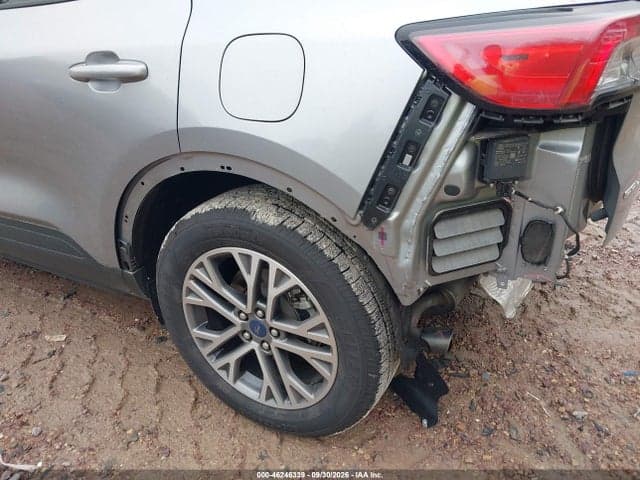 2022 FORD ESCAPE SEL 19