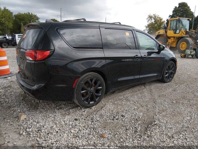 2018 CHRYSLER PACIFICA TOURING L 4