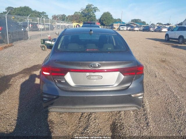 2019 KIA FORTE FE 16