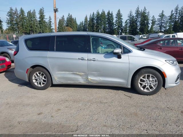 2023 CHRYSLER PACIFICA TOURING L 13