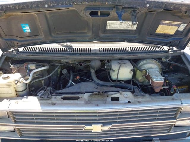 1983 CHEVY G20 10