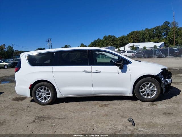 2027 CHRYSLER PACIFICA 14