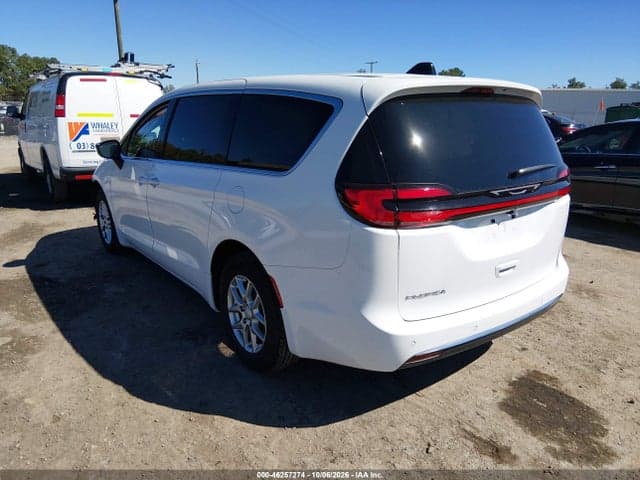 2027 CHRYSLER PACIFICA 3