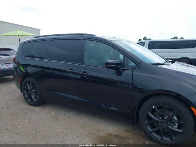 2027 CHRYSLER PACIFICA 14