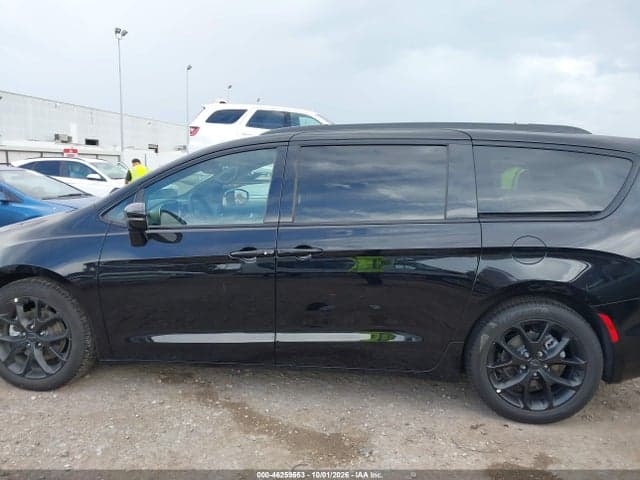 2027 CHRYSLER PACIFICA 15