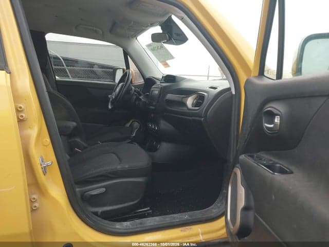 2017 JEEP RENEGADE LATITUDE FWD 5