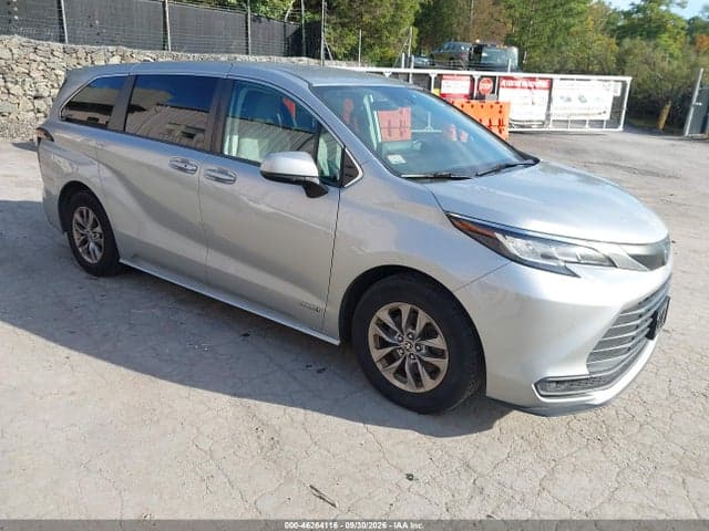 2021 TOYOTA SIENNA LE