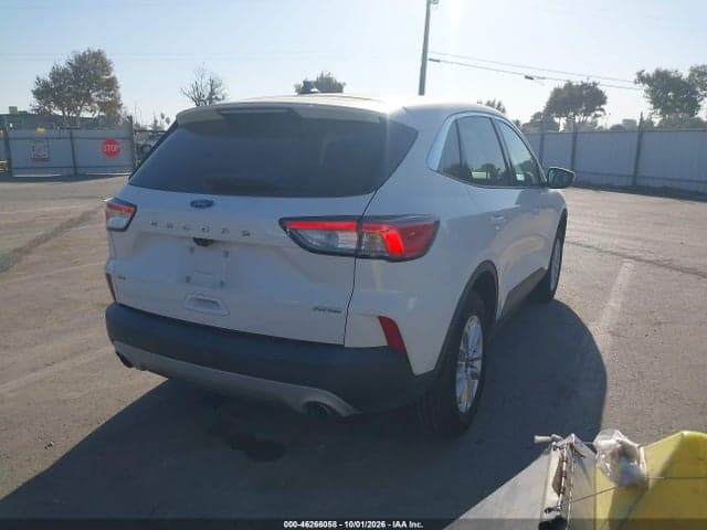 2021 FORD ESCAPE SE 4