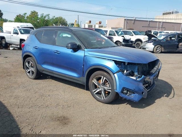 2021 VOLVO XC40 T5 R-DESIGN