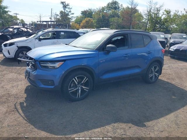2021 VOLVO XC40 T5 R-DESIGN 2