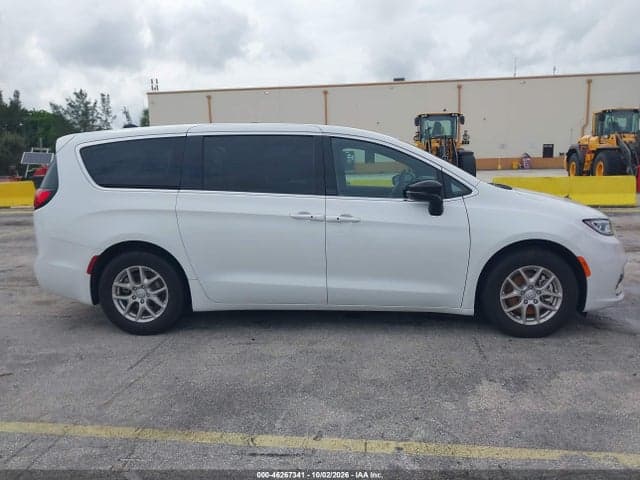 2026 CHRYSLER PACIFICA SELECT 13