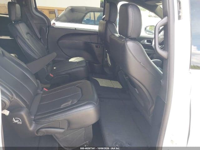 2026 CHRYSLER PACIFICA SELECT 8