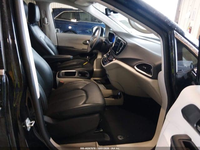 2024 CHRYSLER PACIFICA TOURING L 5