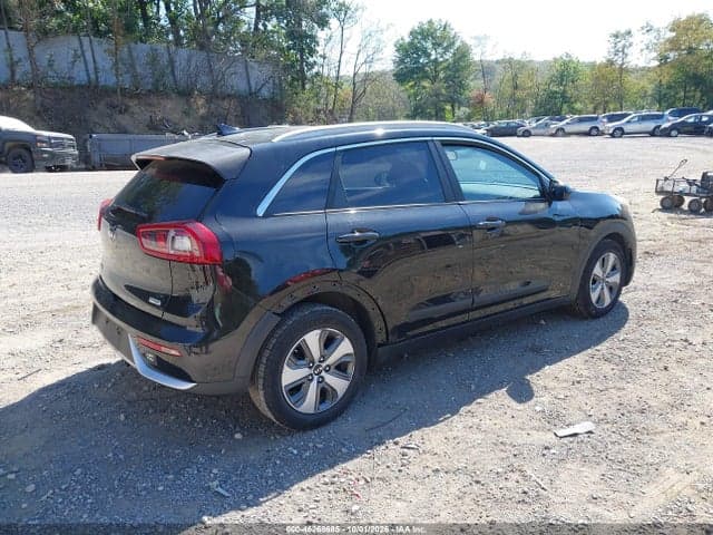 2017 KIA NIRO LX 4