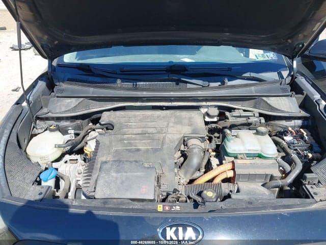 2017 KIA NIRO LX 10