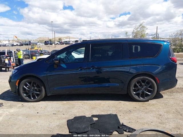 2025 CHRYSLER PACIFICA LIMITED 13