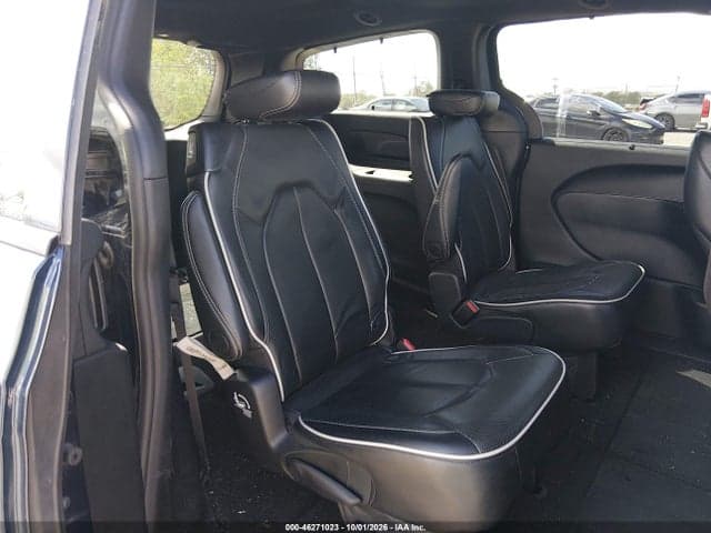 2025 CHRYSLER PACIFICA LIMITED 8