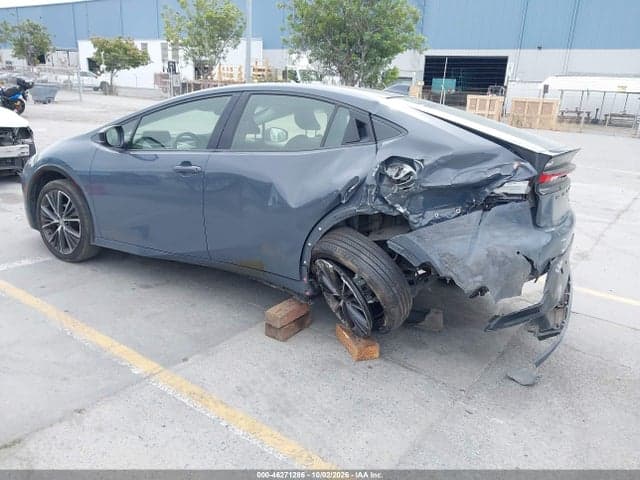 2024 TOYOTA PRIUS XLE 3