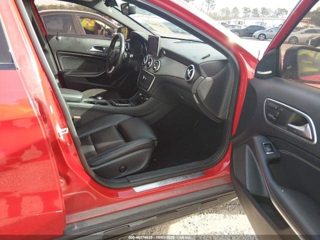 2017 MERCEDES-BENZ GLA 250 4MATIC 5