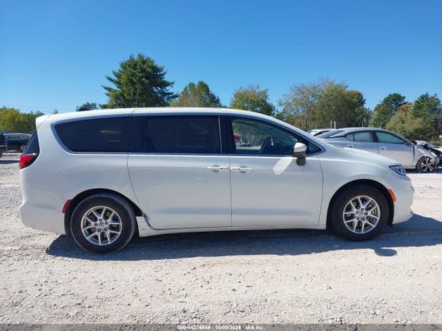 2023 CHRYSLER PACIFICA TOURING L 13