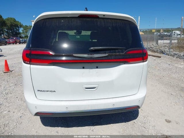 2023 CHRYSLER PACIFICA TOURING L 16