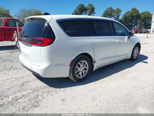 2023 CHRYSLER PACIFICA TOURING L 4
