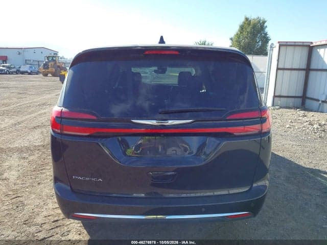 2024 CHRYSLER PACIFICA TOURING L 17