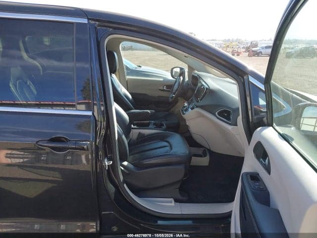 2024 CHRYSLER PACIFICA TOURING L 5