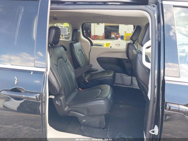2024 CHRYSLER PACIFICA TOURING L 8