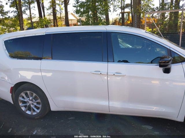 2027 CHRYSLER PACIFICA 13
