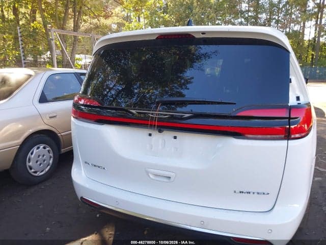 2027 CHRYSLER PACIFICA 16