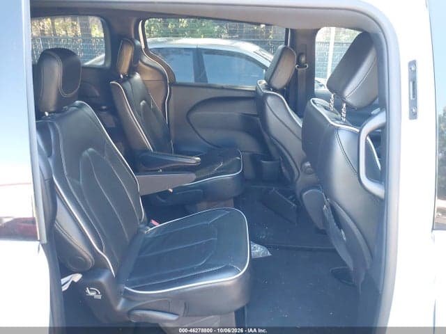 2027 CHRYSLER PACIFICA 8