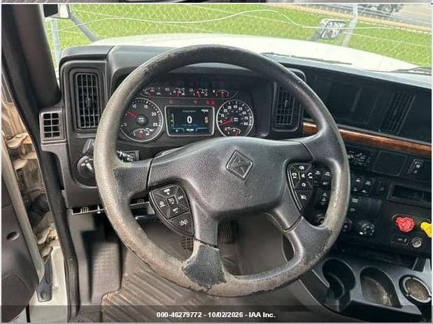 2020 INTERNATIONAL LT 5