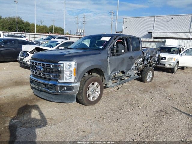 2025 FORD F-250 XLT 2