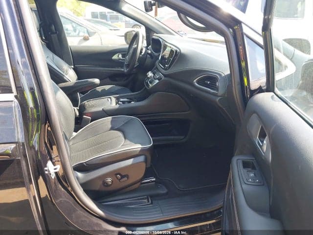 2026 CHRYSLER PACIFICA LIMITED 5