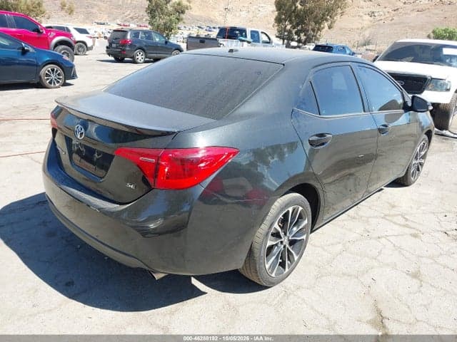 2017 TOYOTA COROLLA SE 4