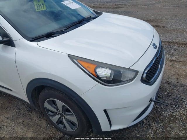 2017 KIA NIRO LX 6