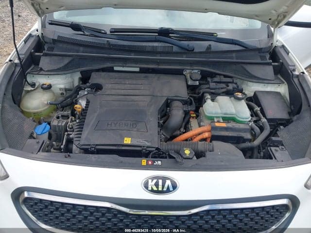2017 KIA NIRO LX 10