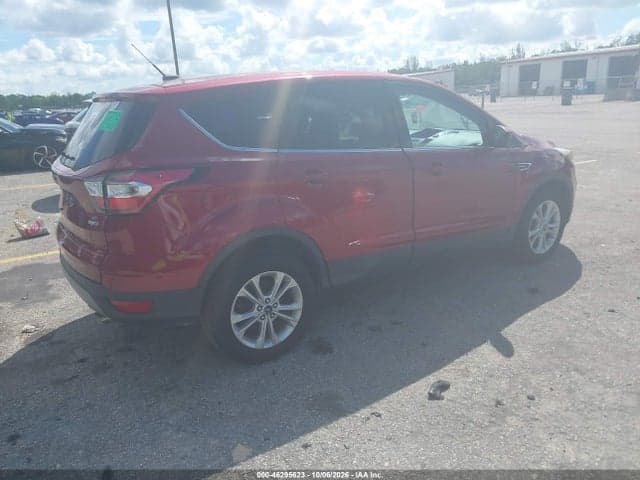 2017 FORD ESCAPE SE 4
