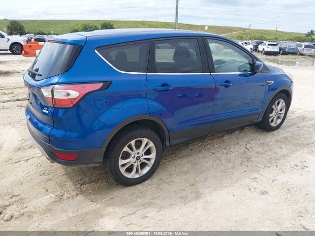 2017 FORD ESCAPE SE 4