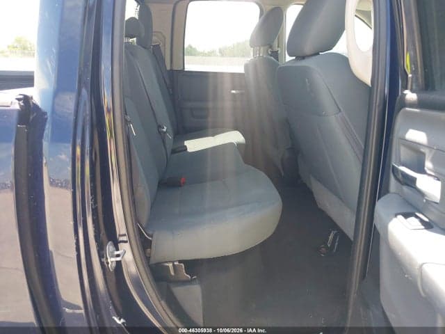 2017 RAM 1500 SLT 4X2 6'4 BOX 8
