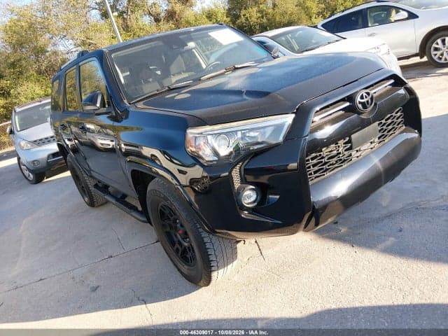 2022 TOYOTA 4RUNNER SR5 1