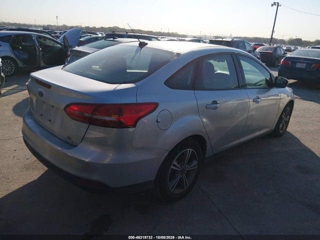 2017 FORD FOCUS SE 4