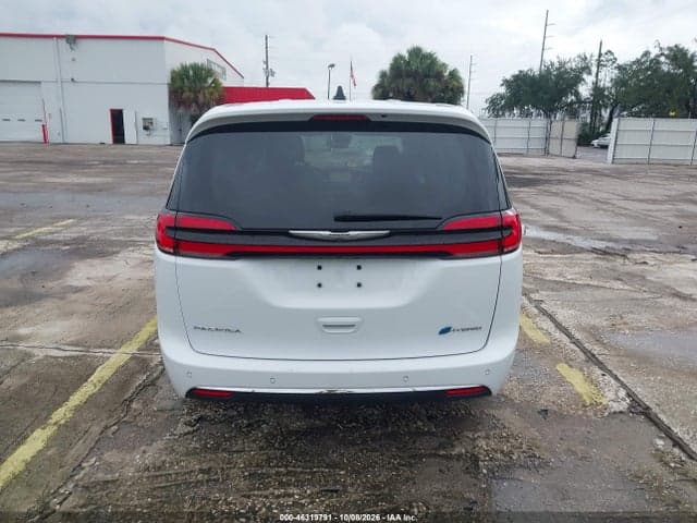 2024 CHRYSLER PACIFICA HYBRID SELECT 16