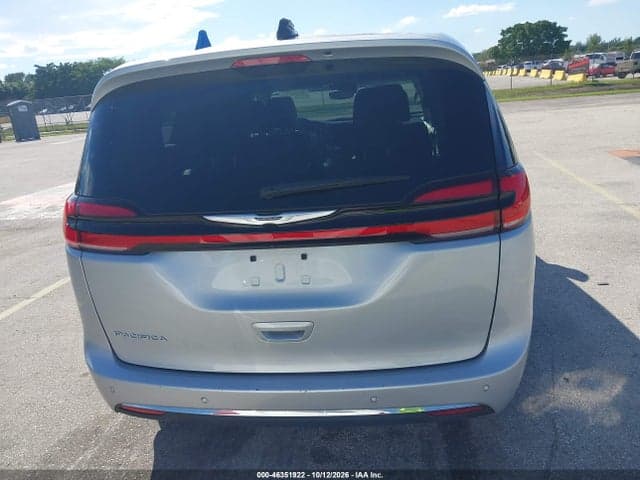 2024 CHRYSLER PACIFICA TOURING L 16