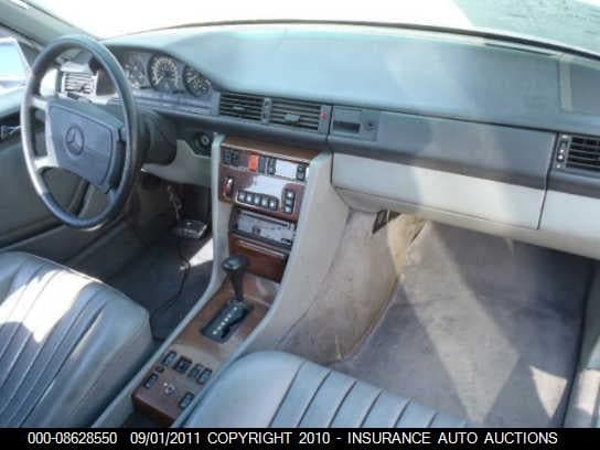 1986 MERCEDES-BENZ BENZ E300 5